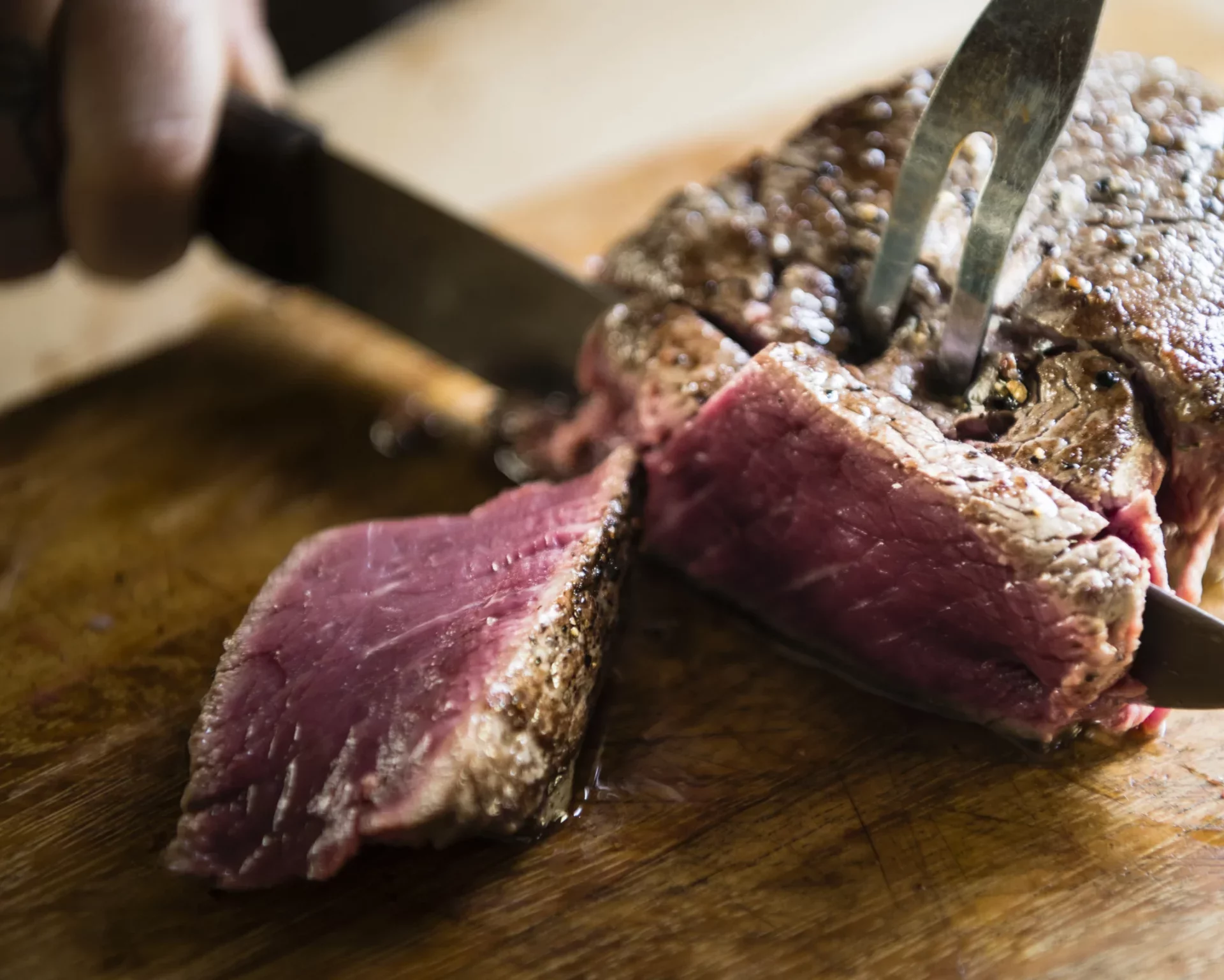 steakhouse marble arch cutting-cooked-steak-food-photography-recipe-ide